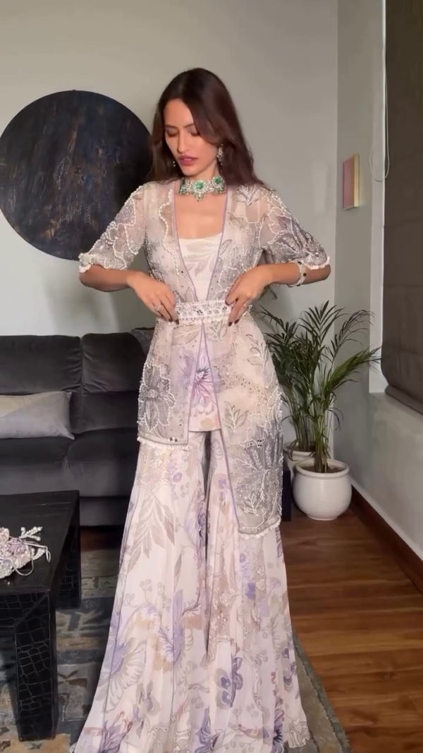 Elegant Floral Embellished Net Outfit with Pearl Detailing - Image 5