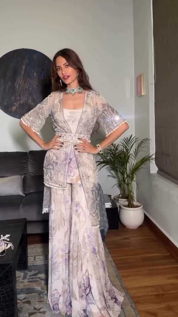 Elegant Floral Embellished Net Outfit with Pearl Detailing - Image 8